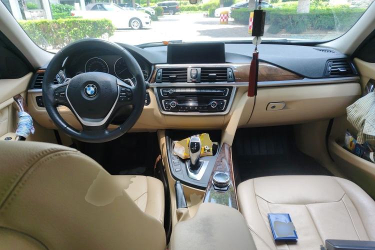Used BMW 3 Series 2014 320Li Luxury Design Package Center Console