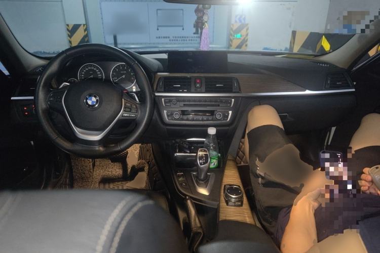 Used BMW 3 Series 2014 320Li Fashion Design Package Center Console
