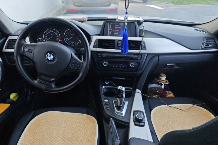 Used BMW 3 Series 2014 320Li Fashion Model Center Console