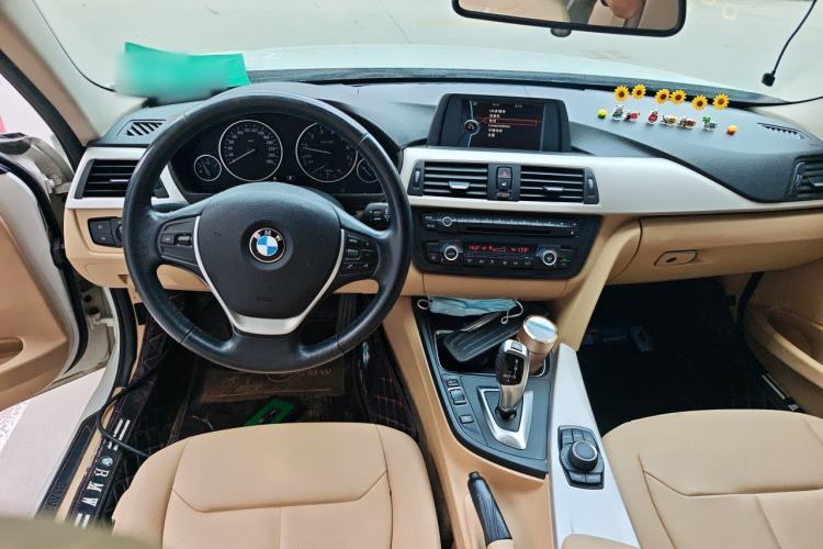 Used BMW 3 Series 2014 320Li Fashion Model Center Console