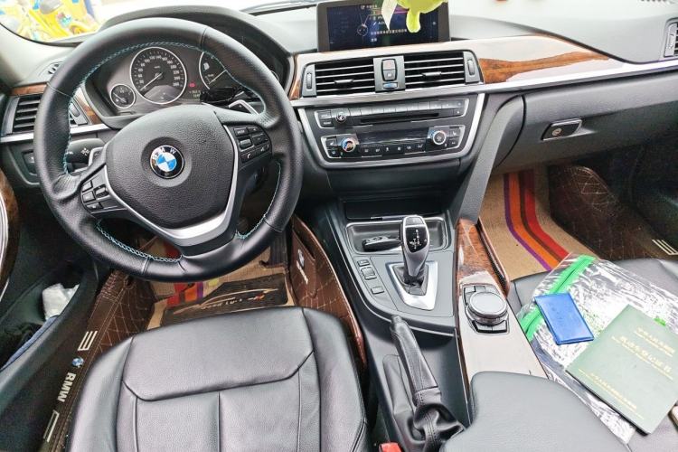 Used BMW 3 Series 2014 320Li Luxury Design Package Center Console