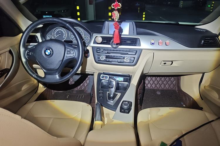 Used BMW 3 Series 2014 320Li Fashion Model Center Console