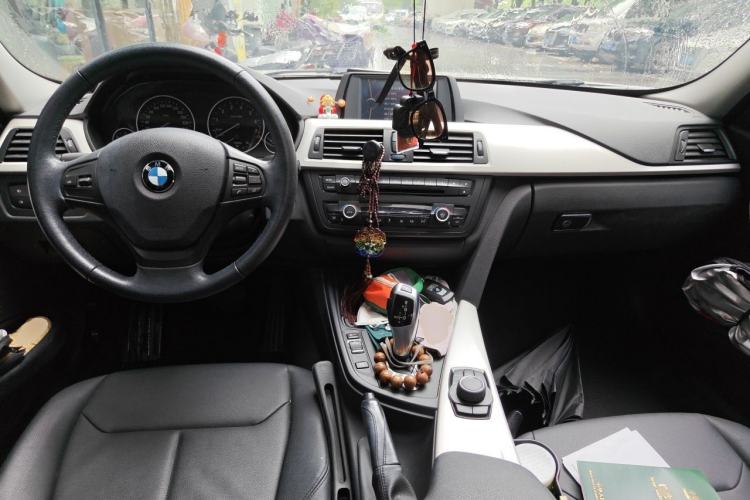 Used BMW 3 Series 2014 320Li Fashion Model Center Console