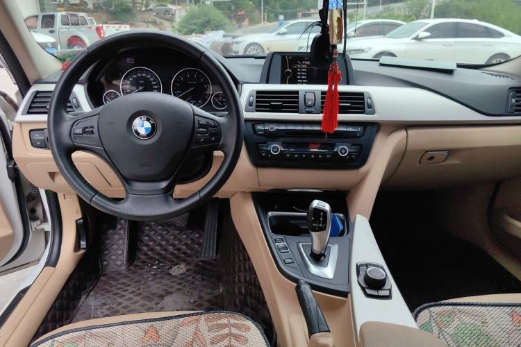 Used BMW 3 Series 2014 320Li Fashion Model Center Console