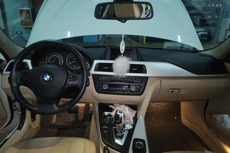 Used BMW 3 Series 2014 320Li Fashion Model Center Console