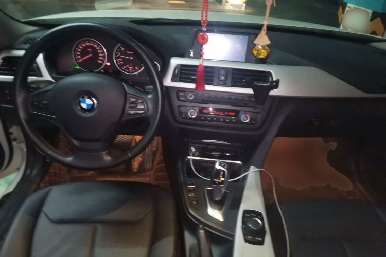 Used BMW 3 Series 2014 320Li Fashion Model Center Console