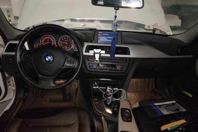 Used BMW 3 Series 2014 320Li Fashion Model Center Console
