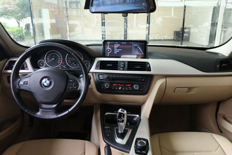 Used BMW 3 Series 2014 320Li Fashion Model Center Console