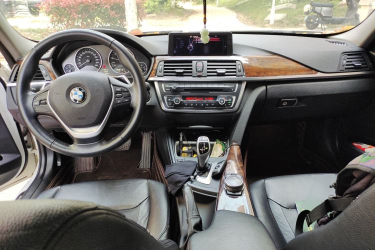 Used BMW 3 Series 2014 320Li Fashion Design Package Center Console