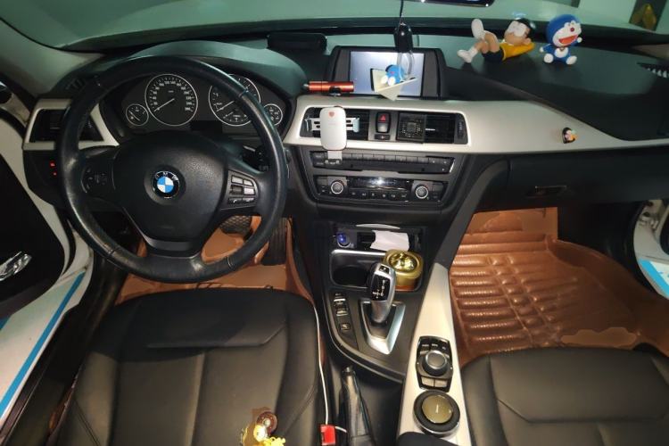 Used BMW 3 Series 2014 320Li Fashion Model Center Console