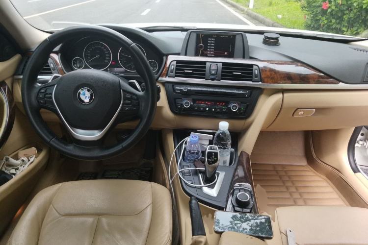 Used BMW 3 Series 2014 328Li Fashion Model Center Console