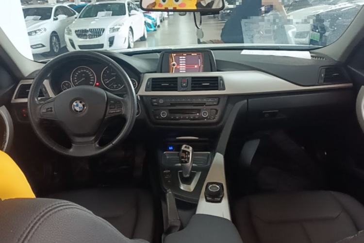 Used BMW 3 Series 2014 320Li Fashion Model Center Console
