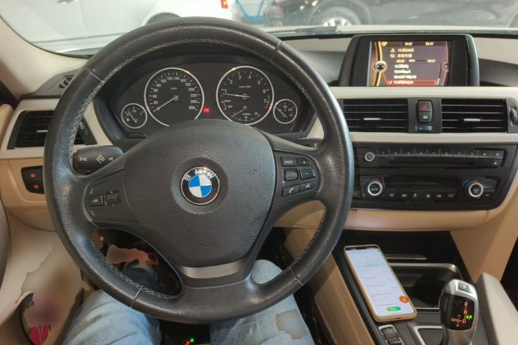 Used BMW 3 Series 2014 320Li Fashion Model Center Console