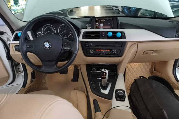 Used BMW 3 Series 2014 320Li Fashion Model Center Console
