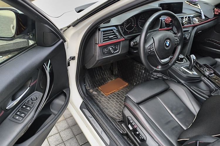 Used BMW 3 Series 2014 328i xDrive Sport Design Package Driver Seat
