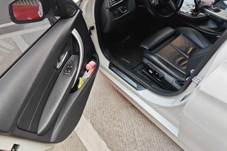 Used BMW 3 Series 2014 328i M Sport Edition Driver Seat