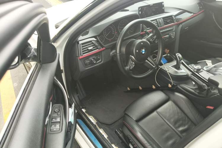 Used BMW 3 Series 2014 320i Sport Design Package Driver Seat