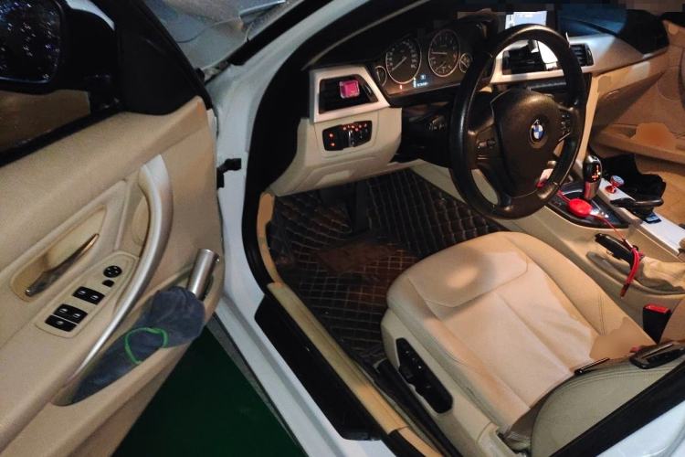Used BMW 3 Series 2014 320i Active Edition Driver Seat