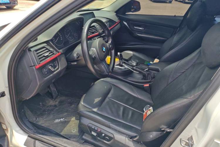 Used BMW 3 Series 2014 320i Sport Edition Driver Seat