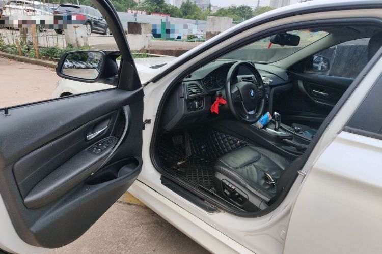 Used BMW 3 Series 2014 320i Sport Edition Driver Seat