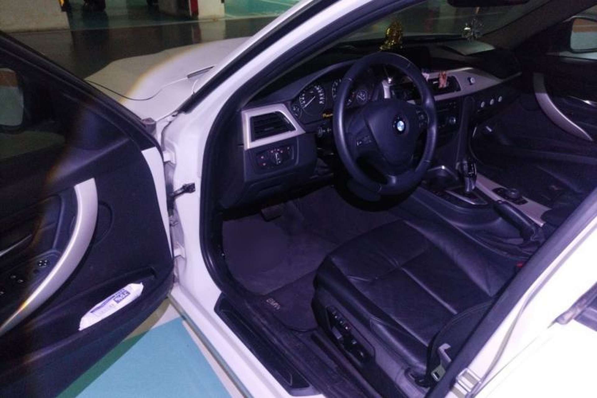Used BMW 3 Series 2014 320i Sport Edition Driver Seat