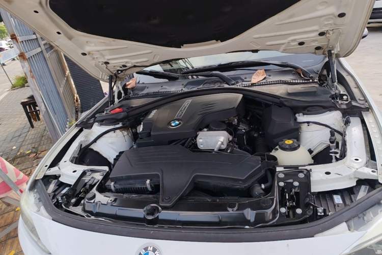 Used BMW 3 Series 2014 328Li Fashion Model Engine Bay