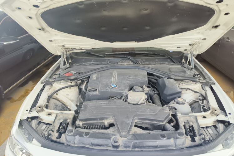Used BMW 3 Series 2014 320Li Fashion Model Engine Bay