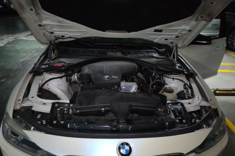 Used BMW 3 Series 2014 328i Sport Design Package Engine Bay