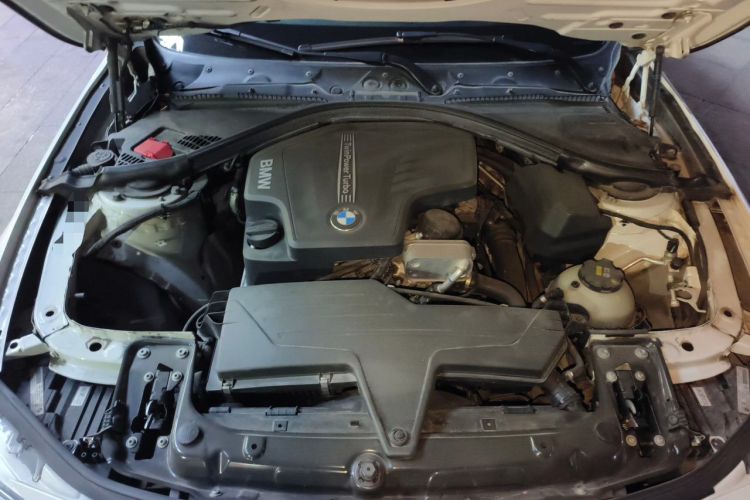 Used BMW 3 Series 2014 320Li Fashion Model Engine Bay