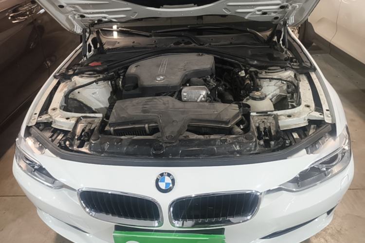 Used BMW 3 Series 2014 320i Sport Edition Engine Bay