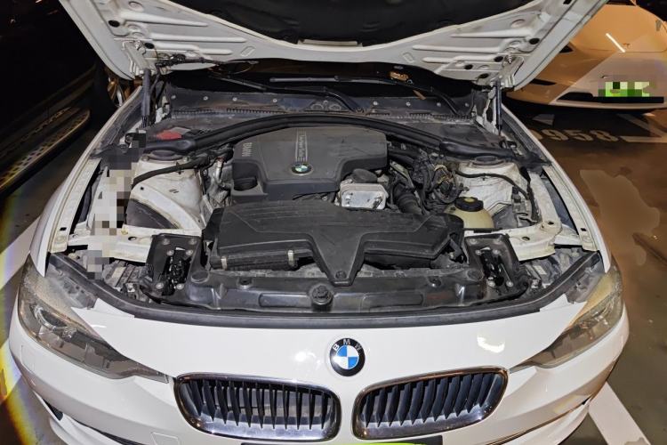 Used BMW 3 Series 2014 320Li Fashion Model Engine Bay