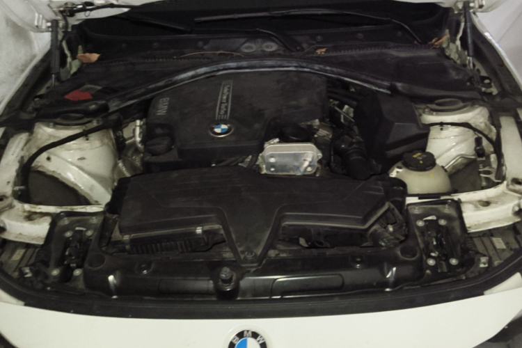Used BMW 3 Series 2014 320Li Fashion Model Engine Bay