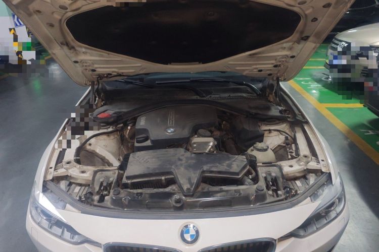 Used BMW 3 Series 2014 320Li Fashion Model Engine Bay