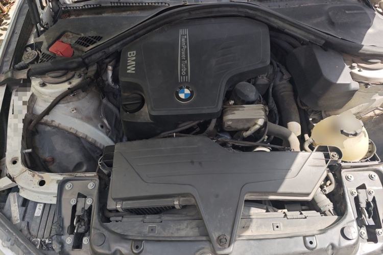 Used BMW 3 Series 2014 328Li Fashion Model Engine Bay