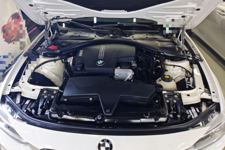 Used BMW 3 Series 2014 320i Sport Edition Engine Bay