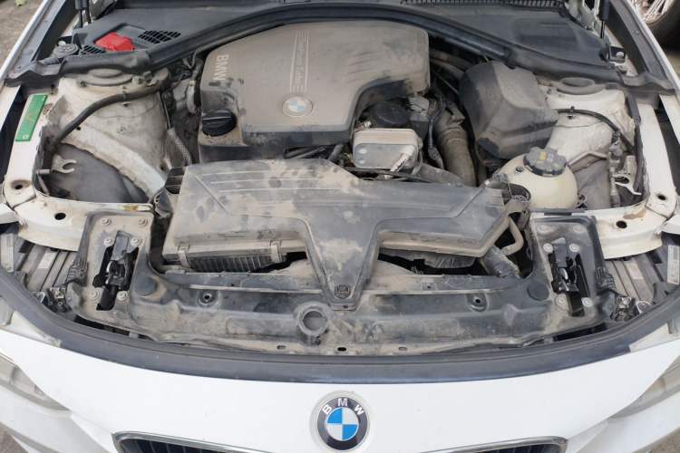 Used BMW 3 Series 2014 320Li Fashion Model Engine Bay
