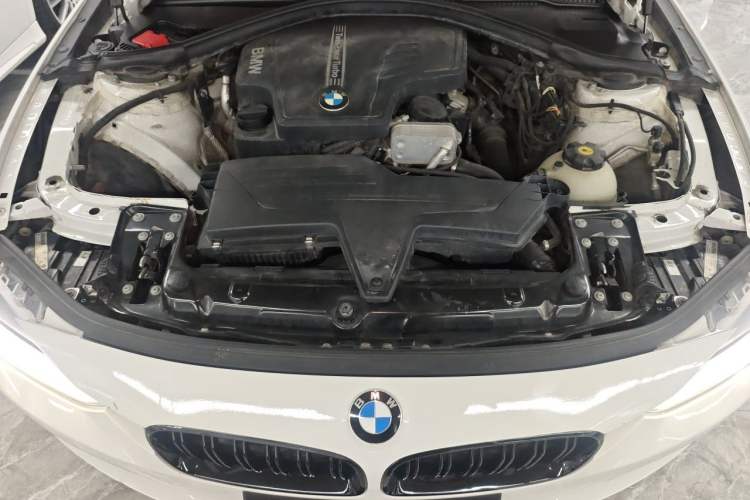 Used BMW 3 Series 2014 320i Sport Edition Engine Bay