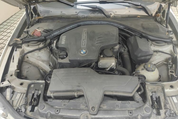 Used BMW 3 Series 2014 320i Sport Edition Engine Bay