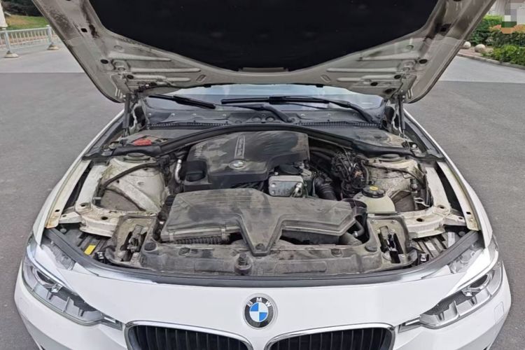 Used BMW 3 Series 2014 320Li Fashion Model Engine Bay
