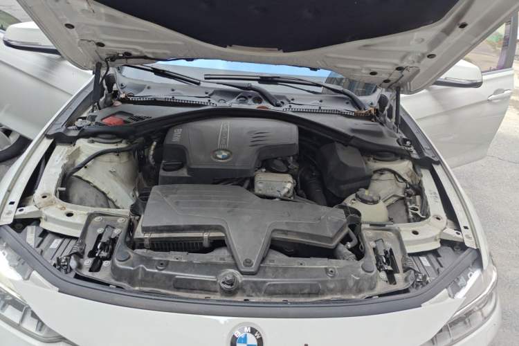 Used BMW 3 Series 2014 320Li Fashion Model Engine Bay