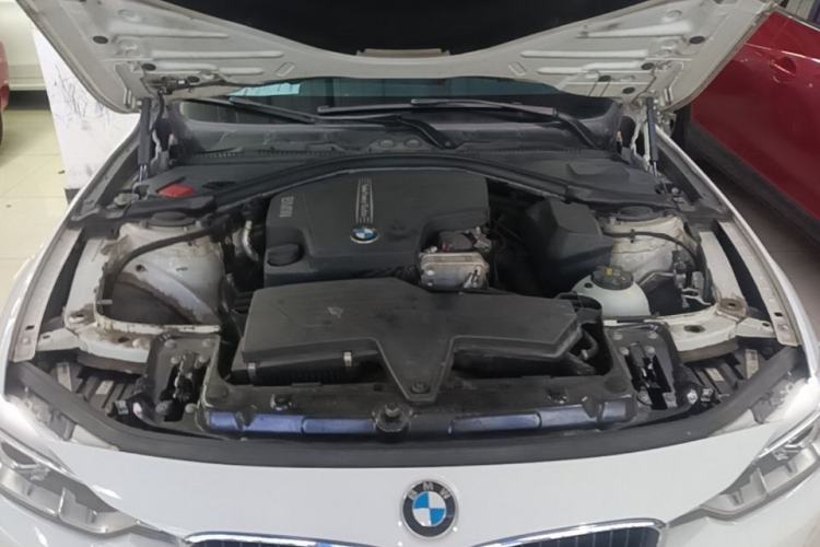 Used BMW 3 Series 2014 320Li Fashion Model Engine Bay