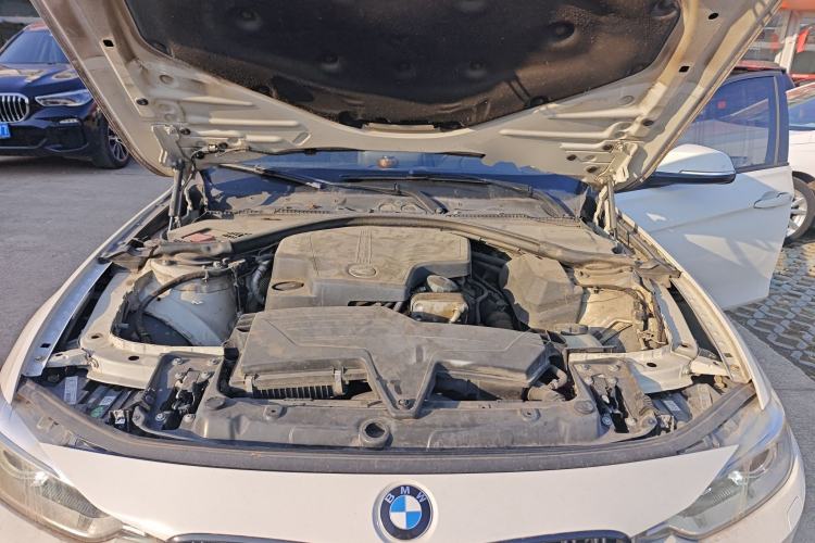 Used BMW 3 Series 2014 320i Sport Edition Engine Bay