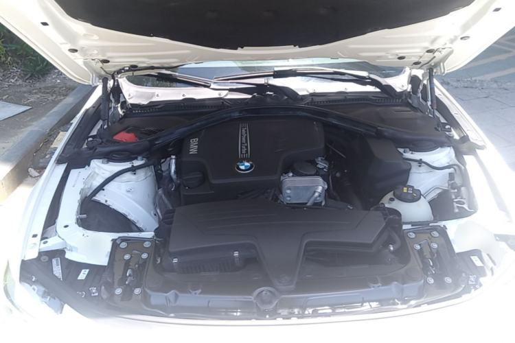 Used BMW 3 Series 2014 320Li Fashion Model Engine Bay