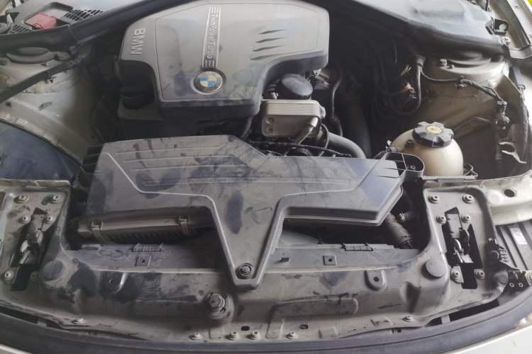Used BMW 3 Series 2014 328Li Fashion Model Engine Bay