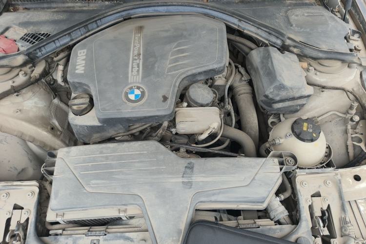 Used BMW 3 Series 2014 328Li Fashion Model Engine Bay
