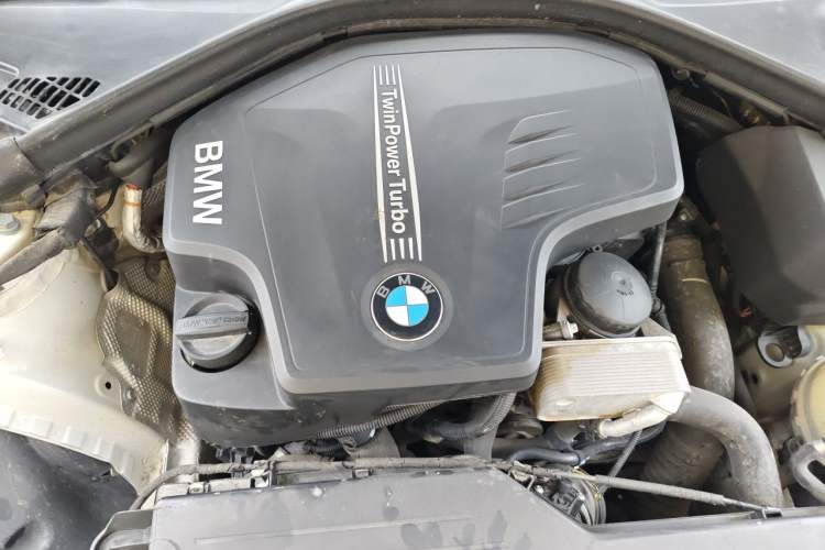 Used BMW 3 Series 2014 320Li Fashion Model Engine Bay