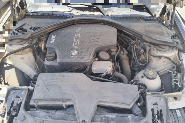 Used BMW 3 Series 2014 320Li Fashion Model Engine Bay