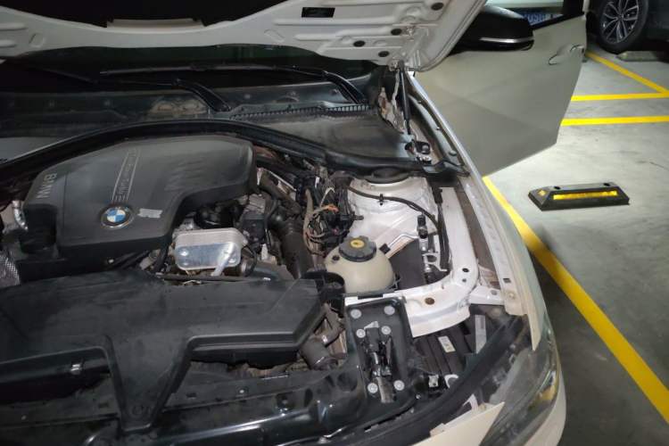 Used BMW 3 Series 2014 328i Sport Design Package Engine Bay Left