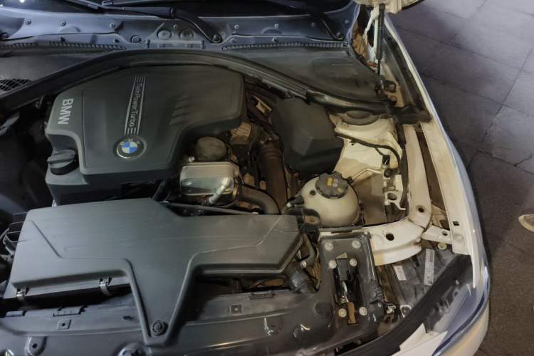 Used BMW 3 Series 2014 320Li Fashion Model Engine Bay Left