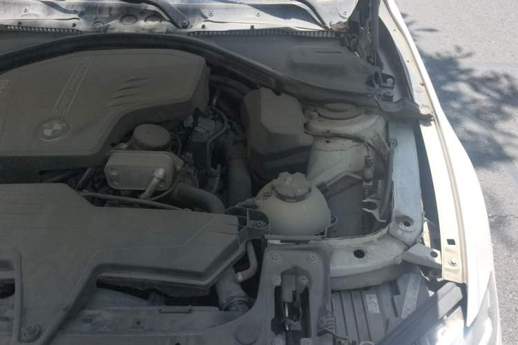 Used BMW 3 Series 2014 320Li Fashion Model Engine Bay Left